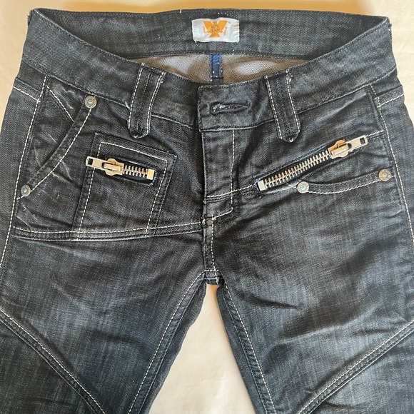 Anitik Denim - Picture 1 of 4